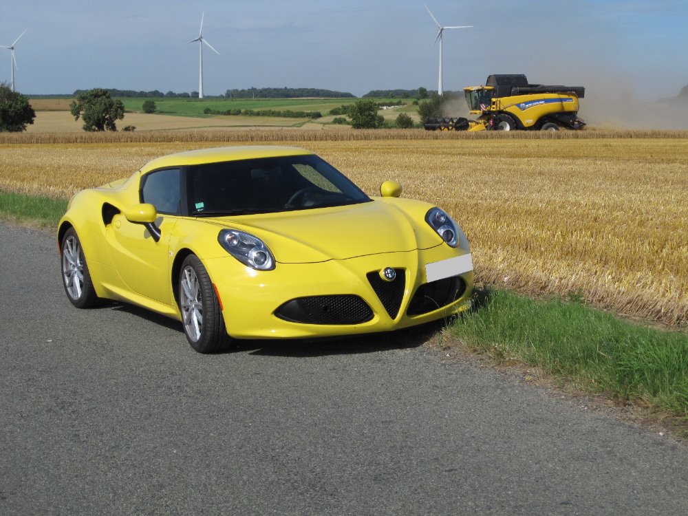 Alfa Romeo 4C.JPG