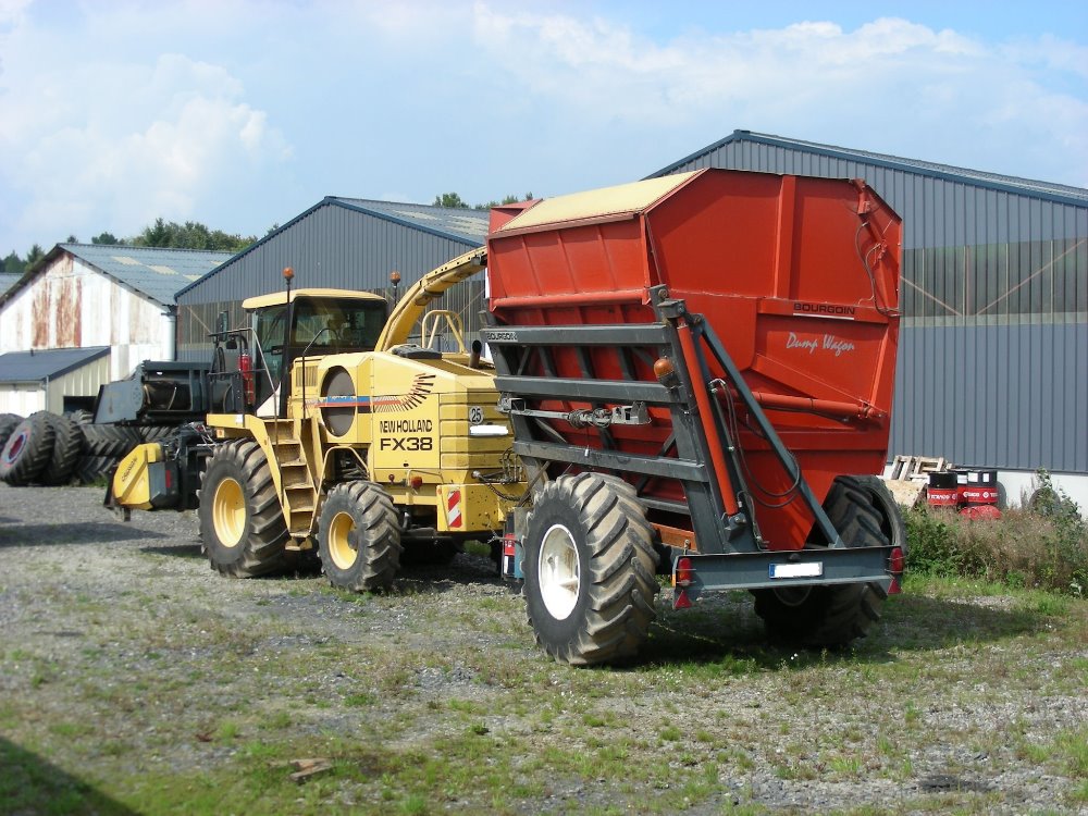 Bourgoin Dump Wagon (2).JPG