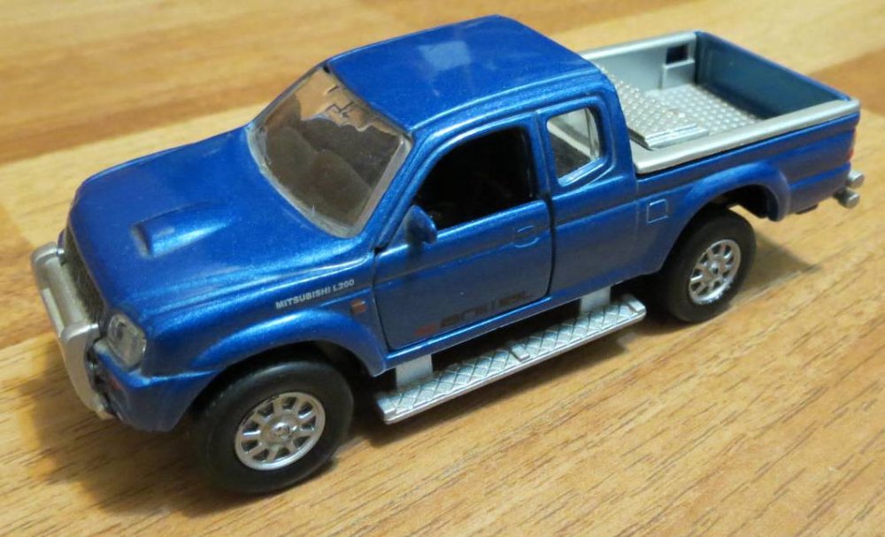 mitsubishi-l200-pickup-1.jpg