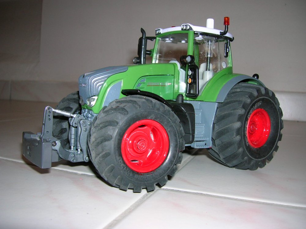 FENDT 936 003.jpg