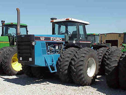 Ford_Versatile_946_4WD_-_1991.jpg