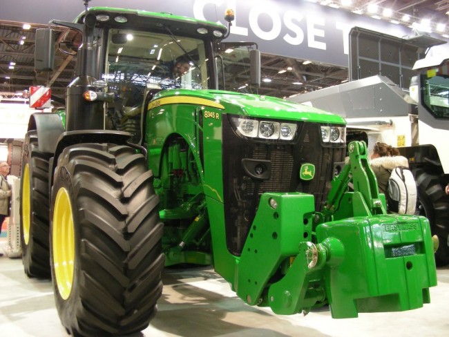 John Deere 8345R - Wirtgen WS250 (1).JPG