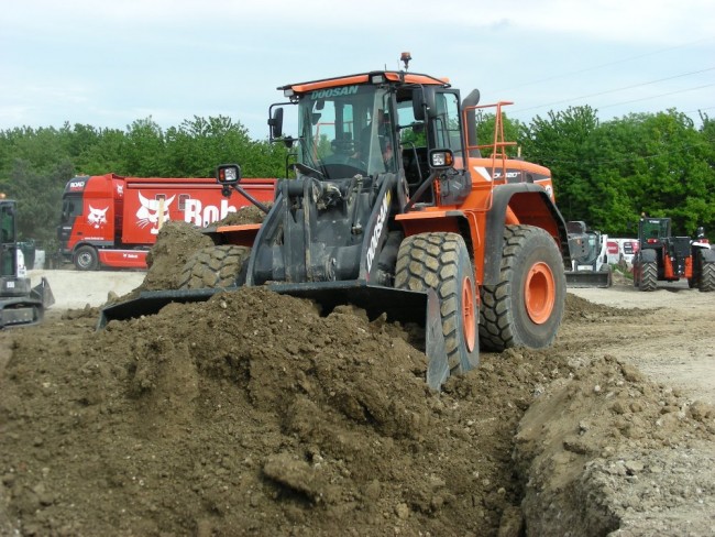 Doosan DL420CVT (2).JPG