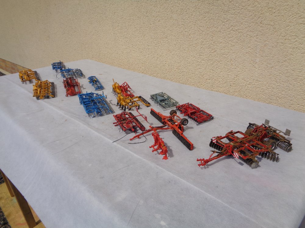 COLLECTION MINIATURE 132.JPG