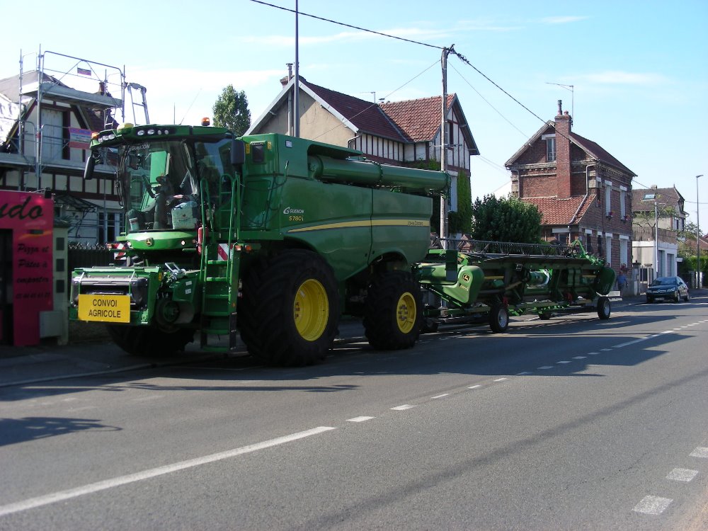 John Deere S780i.JPG