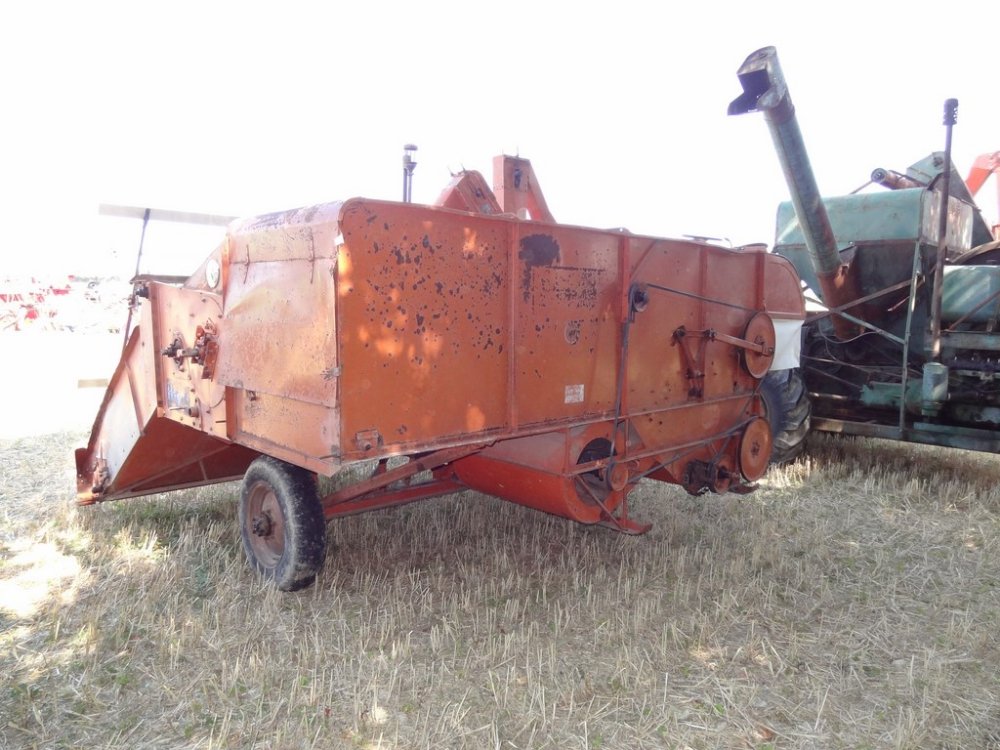 Allis Chalmers  All Crop 60 (2).JPG