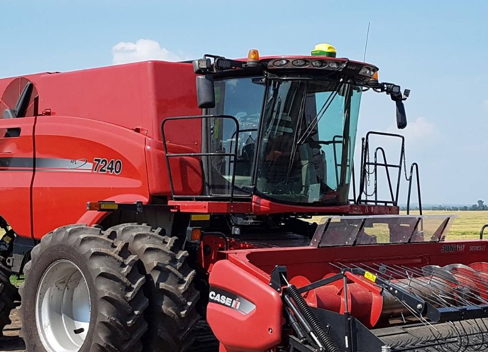 Case IH Combine.jpg