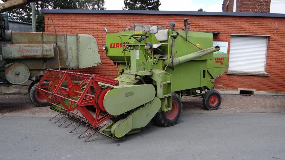 Claas Compact 25.JPG