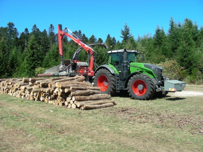 Fendt 1046 (3).JPG