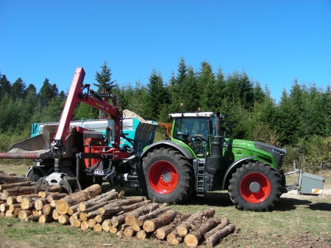 Fendt 1046 (8).JPG