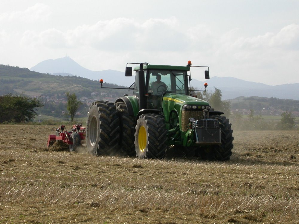 John Deere 8520.JPG