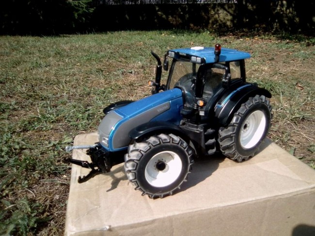 Valtra0.jpg
