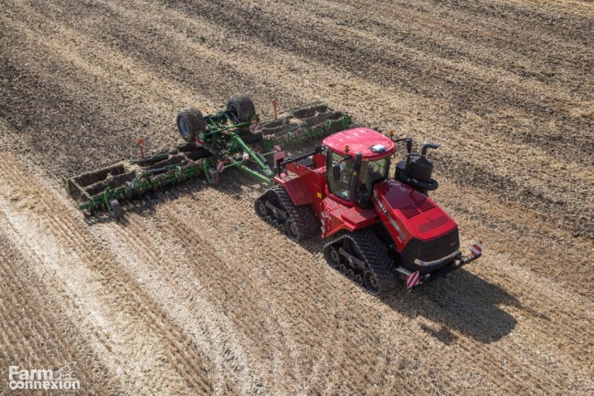 Case-IH-Quadtrac-CVX-08.jpg
