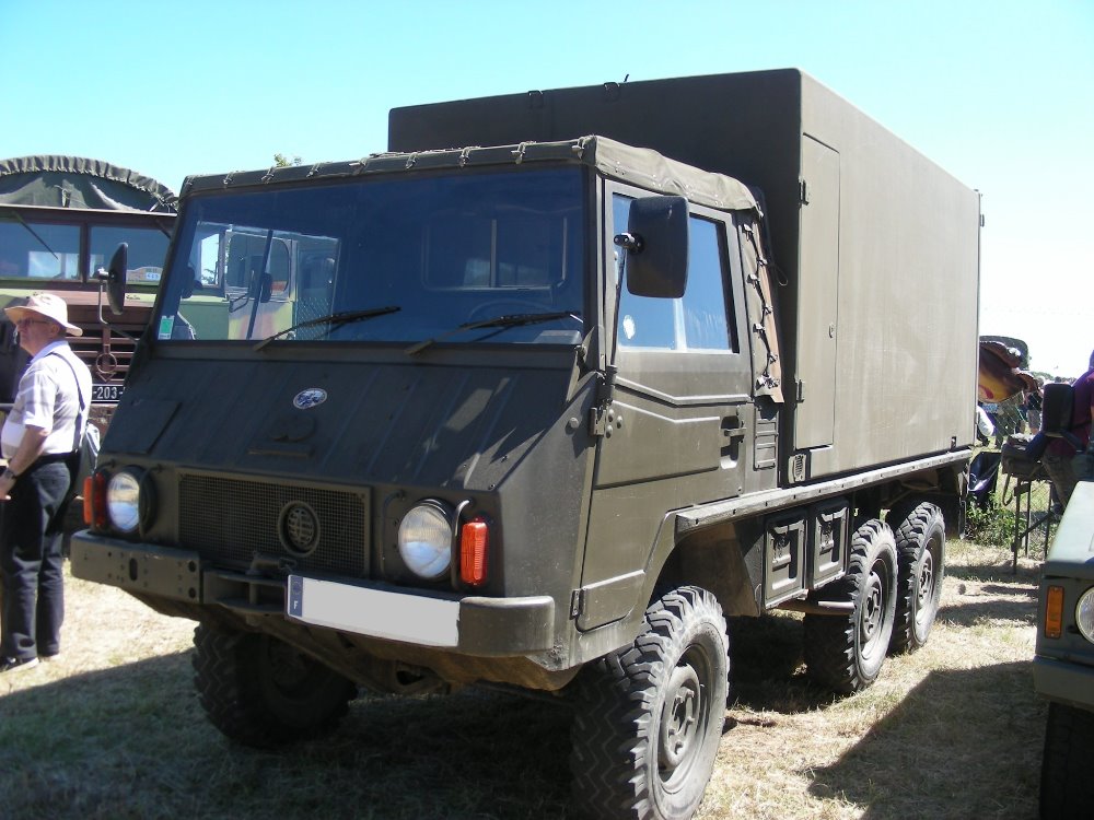 Steyr Puch Pinzgauer 6x6.JPG