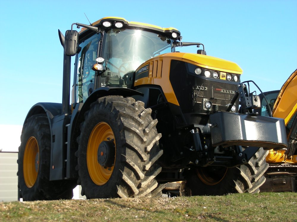 JCB 8330 (1).JPG