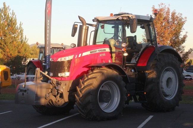 Massey Ferguson 8735.jpg