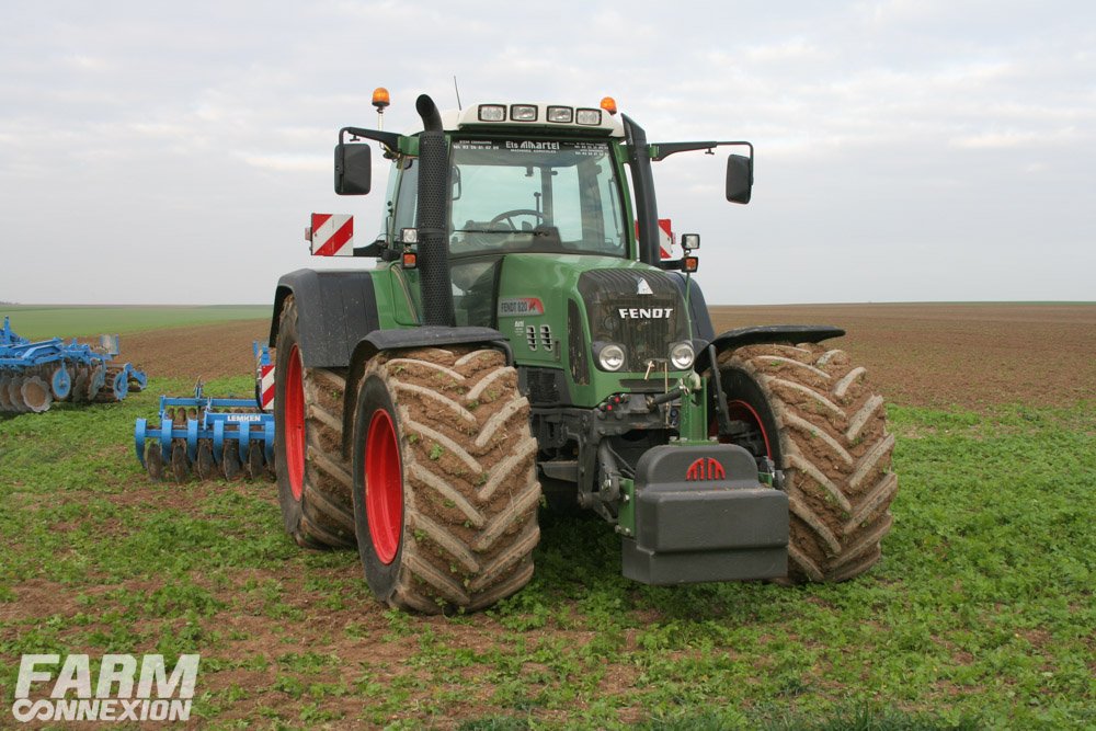 Fendt 820-1.jpg