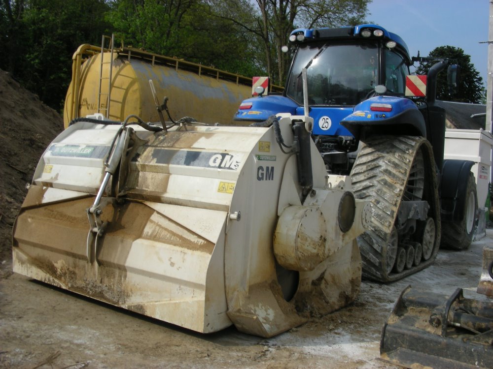 New Holland T8-435 SmartTrax (2).JPG