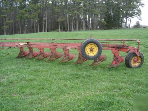 Massey-ferguson-8-bottom-plow-14-inch-shares-nice-imgpic-4.jpg