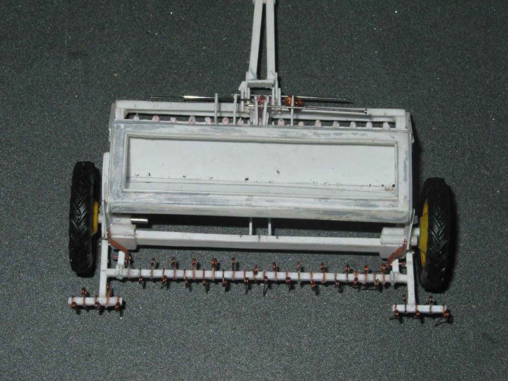 seed drill mini mf 014.jpg