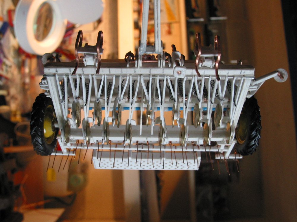 seed drill mini mf 119.jpg
