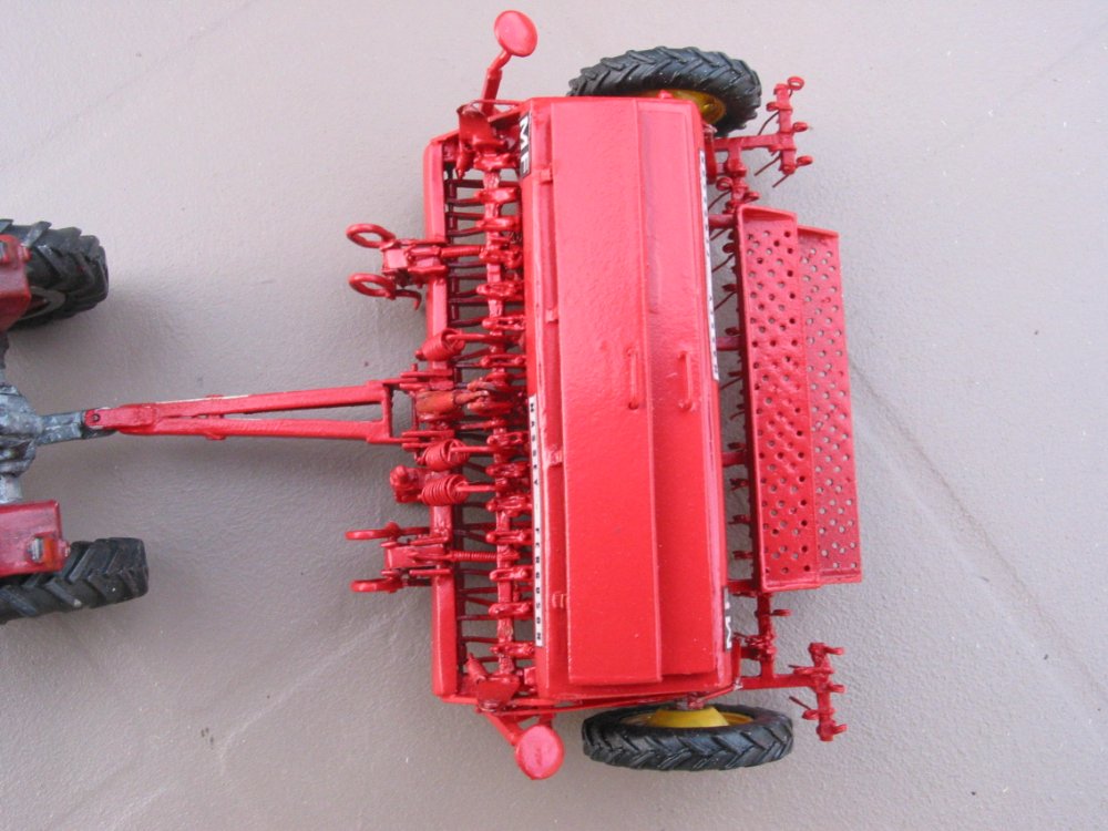 seed drill mini mf 167.jpg