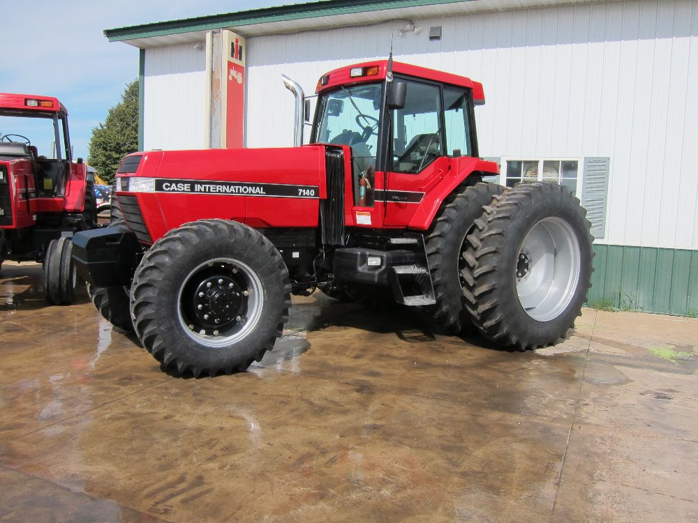 Case IH 7140 articulé (1).jpg