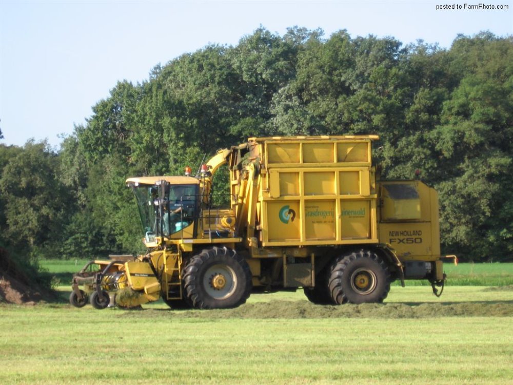 New Holland FX50 trémie.jpg