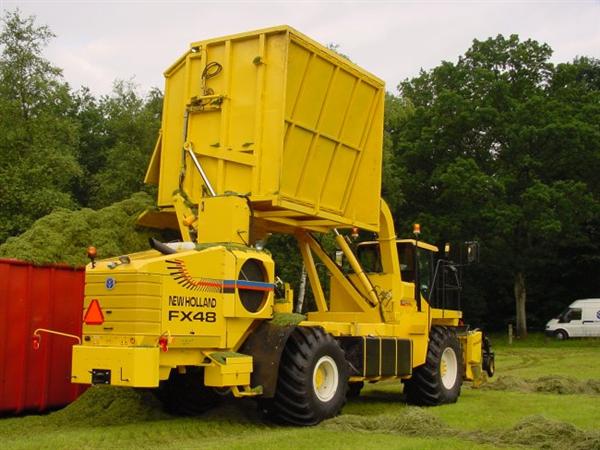 New Holland FX48 caisson.jpg