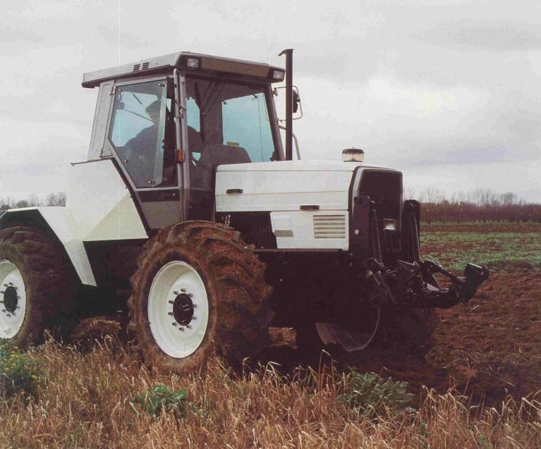 Valtra-quattrino-Risa-Roux-06.jpg