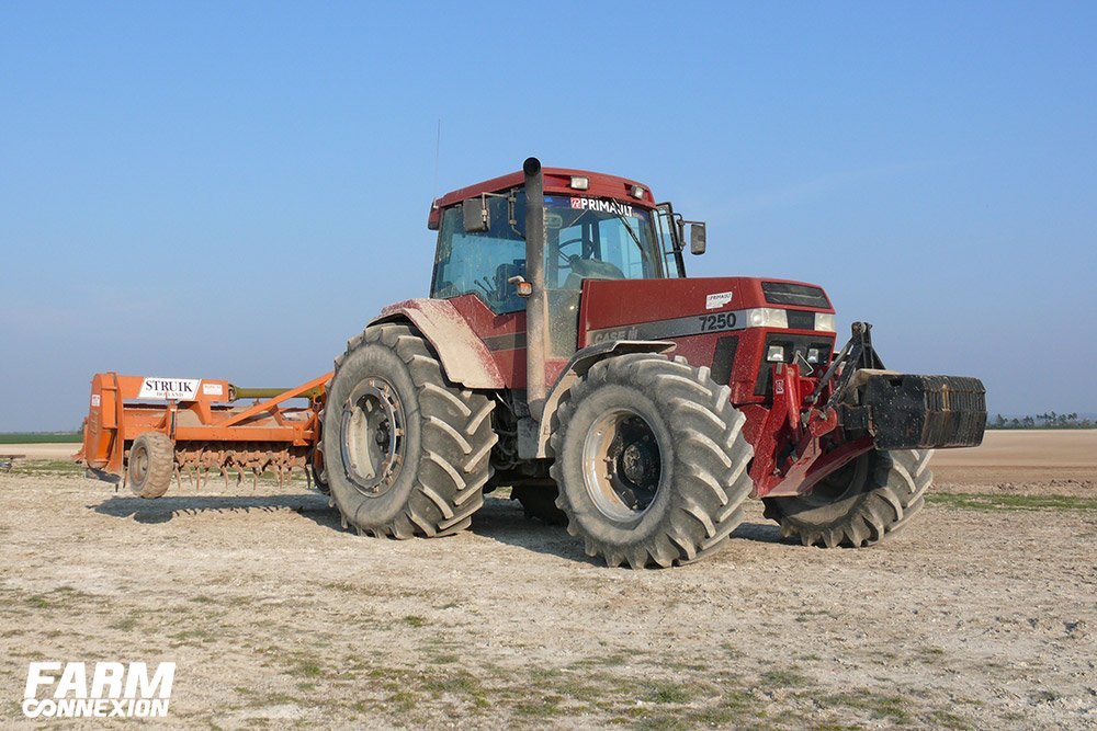 Case-IH-Magnum-7250-02.jpg