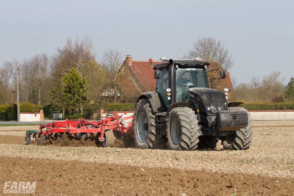 Valtra S-6105.jpg