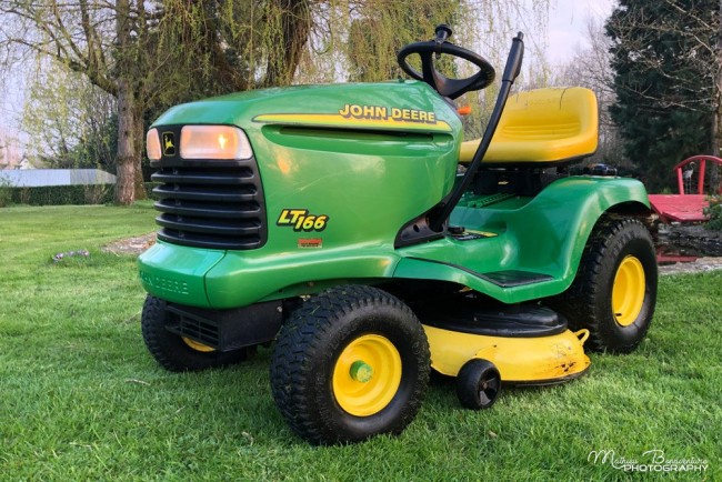 John-Deere-LT166-03.jpg