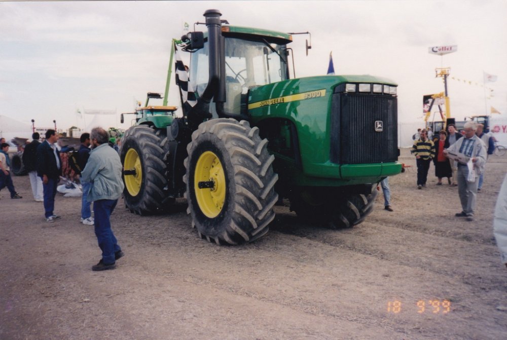 JD 9300 (1999).jpg