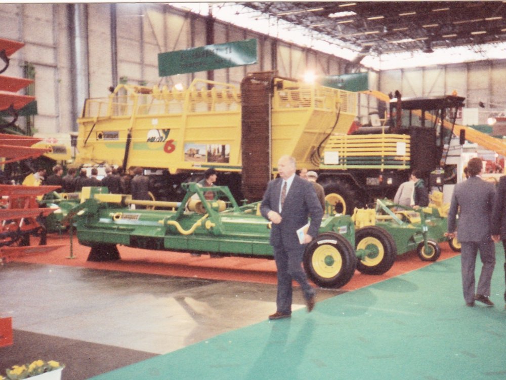 Moby 6 (SIMA 1991).jpg