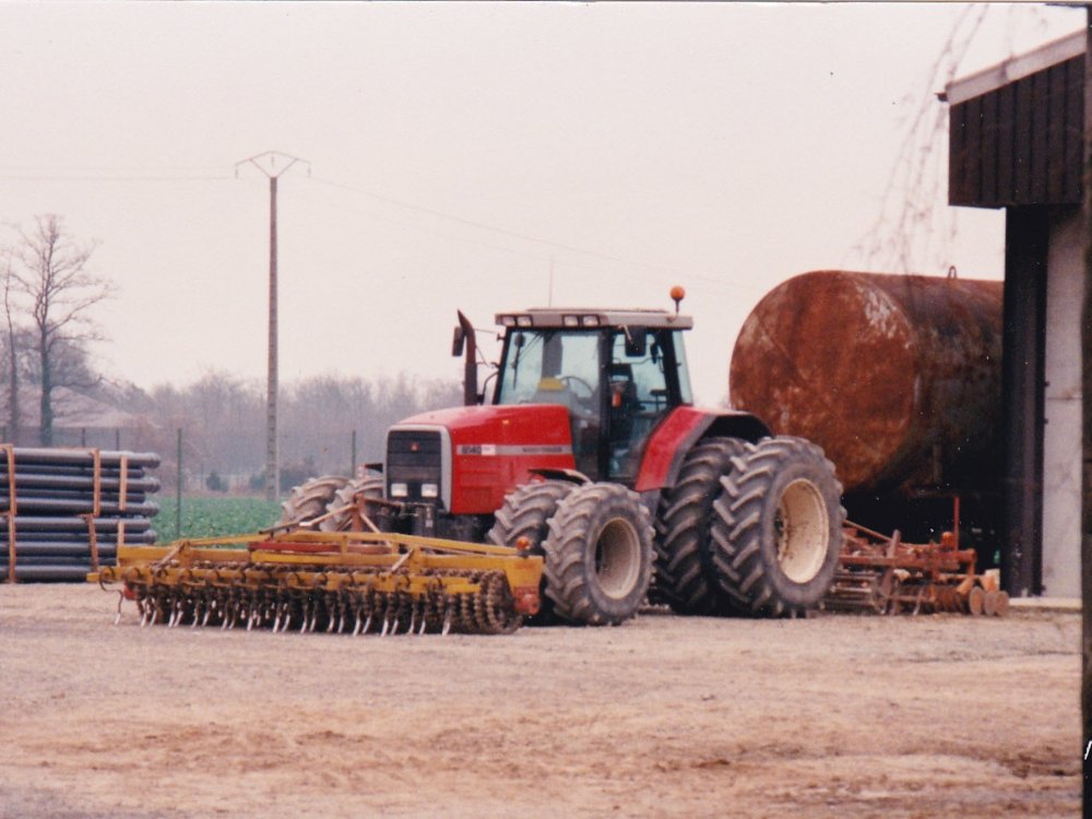 M-F 8140 (1999).jpg