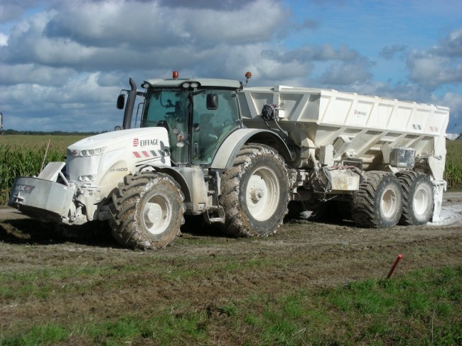 Massey Ferguson 8600 blanc (14).JPG