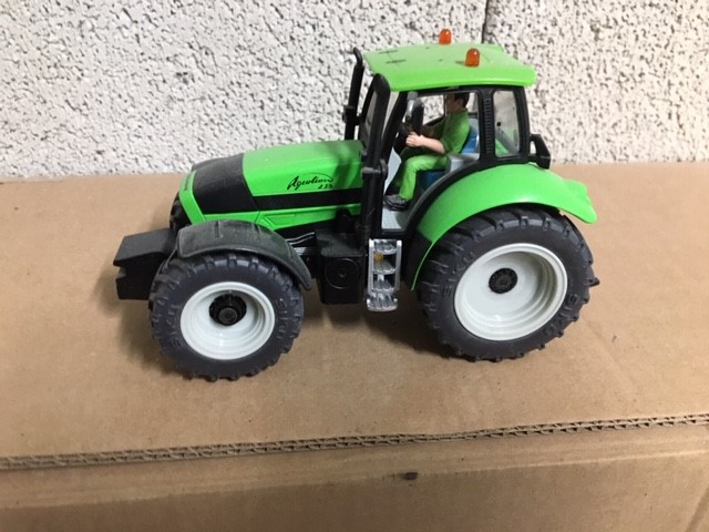 Deutz 235 20€.jpg