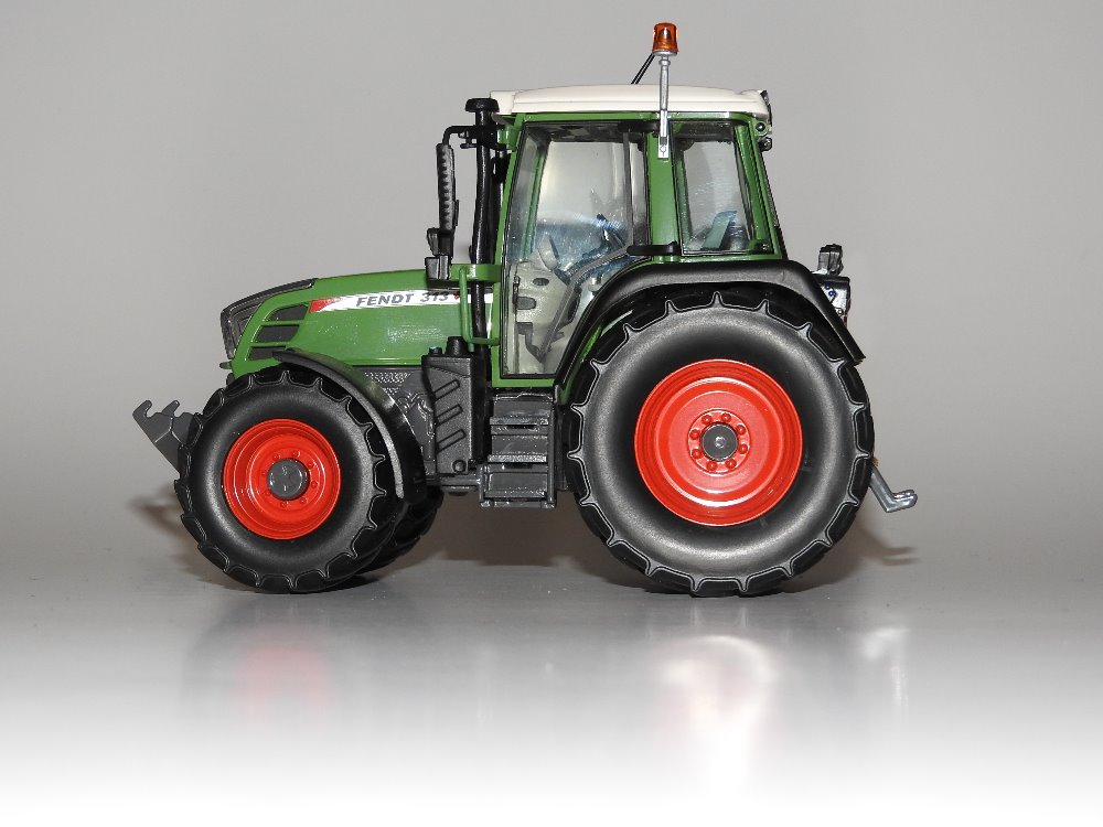 Fendt 313 2.JPG