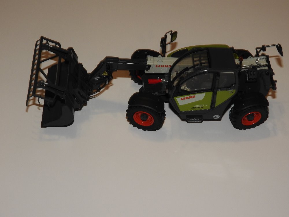 Claas Scopion 6030 CP 1.JPG