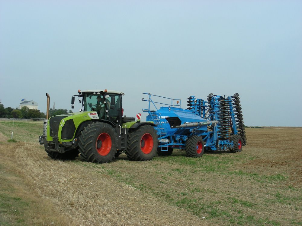 Claas Xerion 5000 2010 (7).JPG