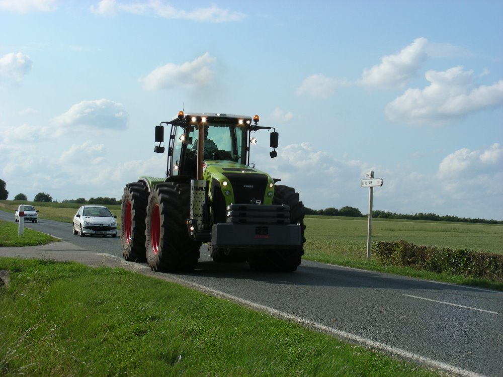 Claas Xerion 5000 2011 (1).JPG