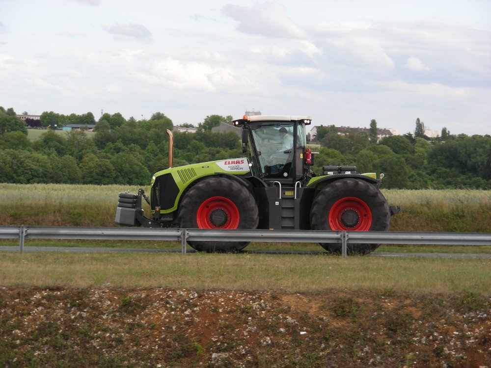 Claas Xerion 5000 2011 (7).JPG