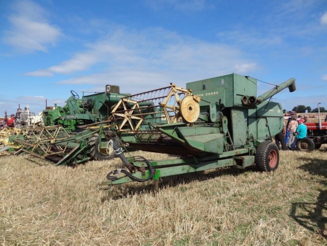 John Deere 360 (2).JPG