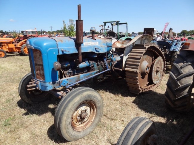 Fordson Super Major Roadless (2).JPG