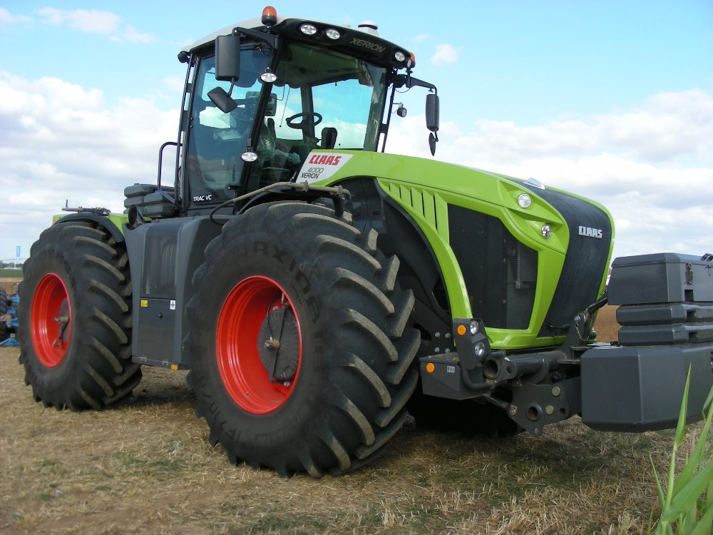 Claas Xerion 4000 2016 (1).JPG