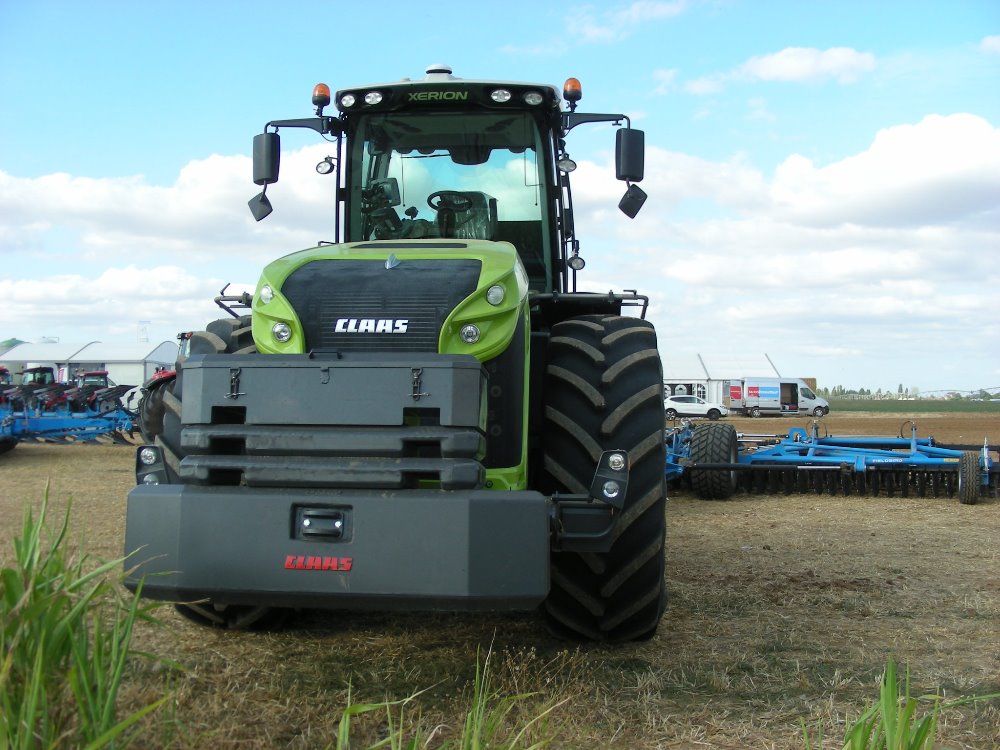 Claas Xerion 4000 2016 (3).JPG