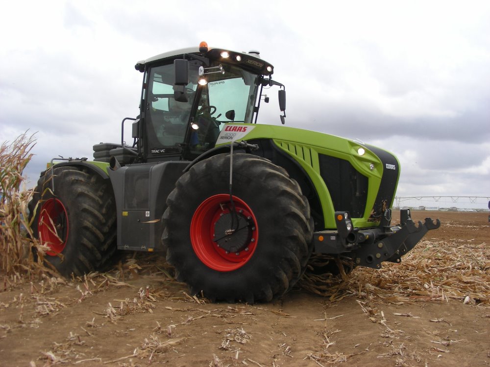 Claas Xerion 4000 2018 (4).JPG