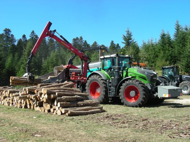 Fendt 1046 (4).JPG