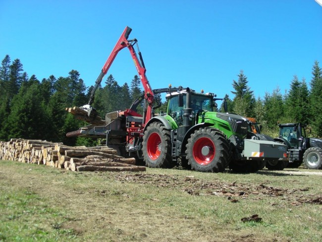 Fendt 1046 (7).JPG